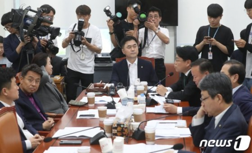 김종민 국회 정치개혁 제1소위원장이 27일 오후 서울 여의도 국회에서 열린 정치개혁특별위원회 제1소위를 주재하고 있다. /사진=뉴스1