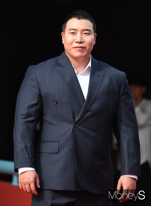 [머니S포토] 태원석 '운동으로 다져진 태평양 어깨'