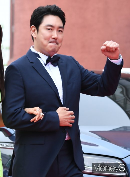 [머니S포토] 조진웅 '힘이 불끈'