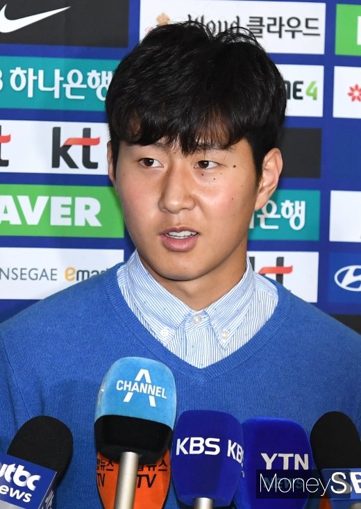 [머니S포토] 이강인 '여유 넘치는 얼굴로'