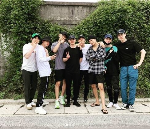 엑소. /사진=찬열 인스타그램 캡처   