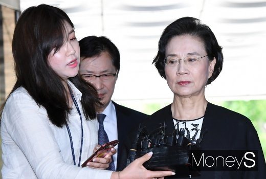[머니S포토] 이명희 '묵묵부답'