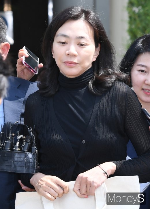 [머니S포토] 조현아 전 부사장 '입 꾹 다물고'