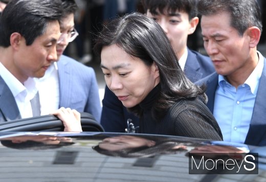 [머니S포토] 아무말 없이 차량에 탑승하는 조현아