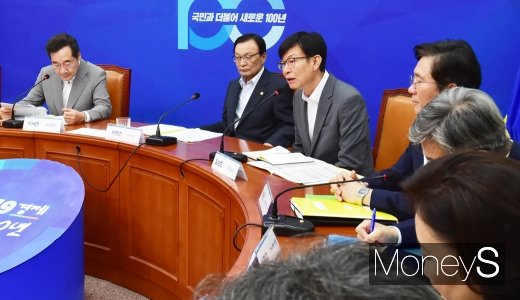 [머니S포토] 김상조 정책실장, 