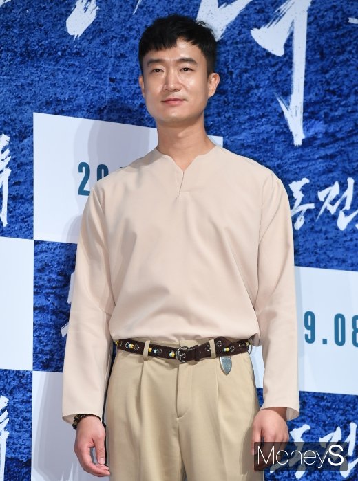 [머니S포토] '봉오동 전투' 조우진, 묘하게 끌리는 비주얼