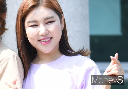 [머니S포토] 송가인 '매력적인 눈웃음'