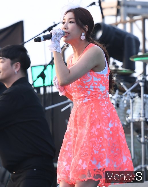 [머니S포토] 미스트롯 두리, 핑크빛 공주