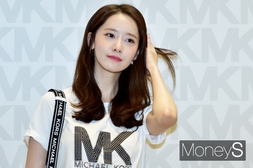[머니S포토] 하남 밝히는 윤아, 청초한 모습 여전