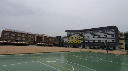 오는 9일 개관하는 부산 최초의 공립대안학교인 송정중학교 꿈 나래관./사진제공=부산시교육청 