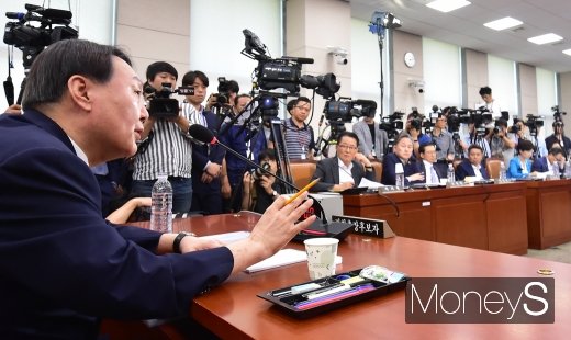 [머니S포토] 윤석열 총장 후보자, 