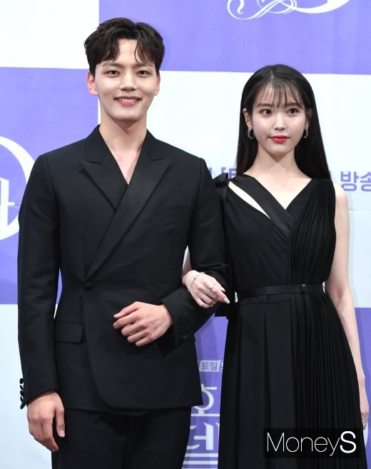 [머니S포토] 여진구·아이유 '저희 잘 어울리죠?'