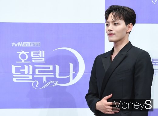 [머니S포토] 여진구 '호텔 델루나 지배인으로'