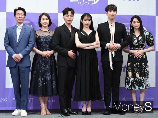 [머니S포토] 신정근·배해선·여진구·아이유·피오·미나, '호텔 델루나'의 주역들
