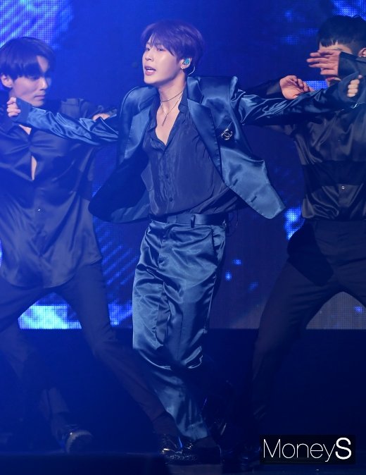 [머니S포토] 하성운 '몽환적으로~'