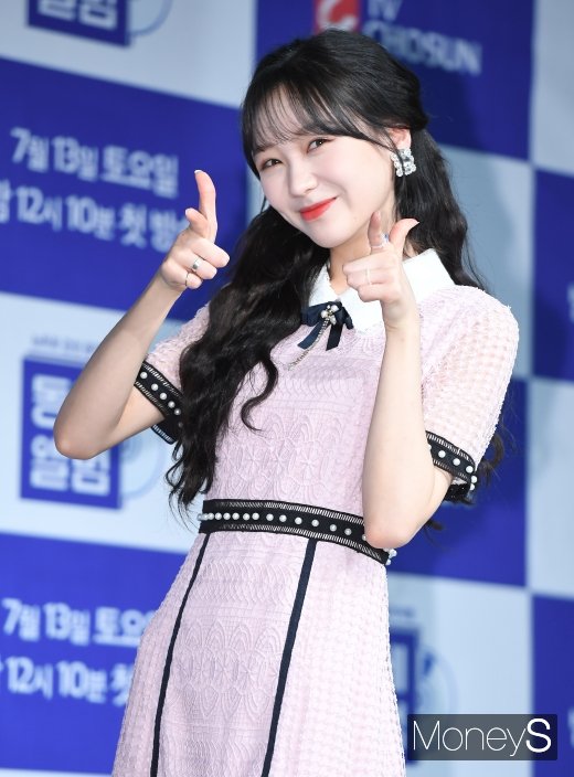 [머니S포토] 러블리즈 수정 '사랑의 총알 빵야~'