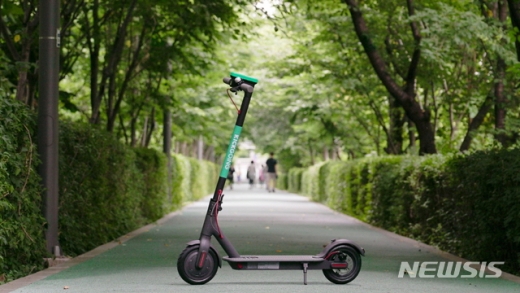 ㈜올룰로의 전동킥보드. / 사진=뉴시스