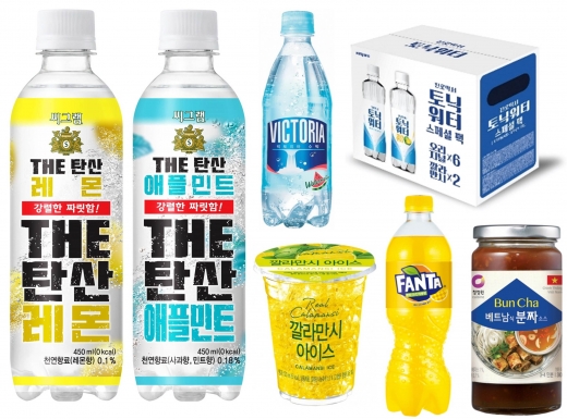 사진설명(왼쪽부터 시계방향) 코카-콜라사 ‘씨그램 THE탄산’, 웅진식품 ‘빅토리아’, 하이트진로음료 ‘쏘토닉’,청정원 ‘베트남 소스2종’, 코카-콜라사 ‘환타’, CU ‘깔라만시 아이스컵’ 