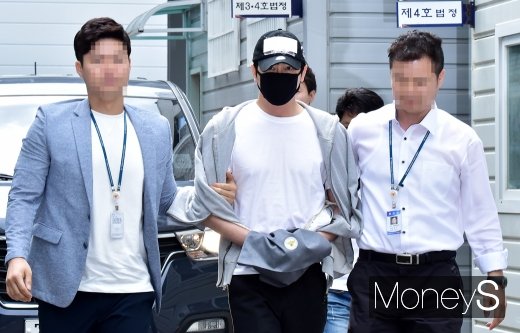 [머니S포토] 강지환, 성폭행·성추행 혐의로 영장실질심사 출석