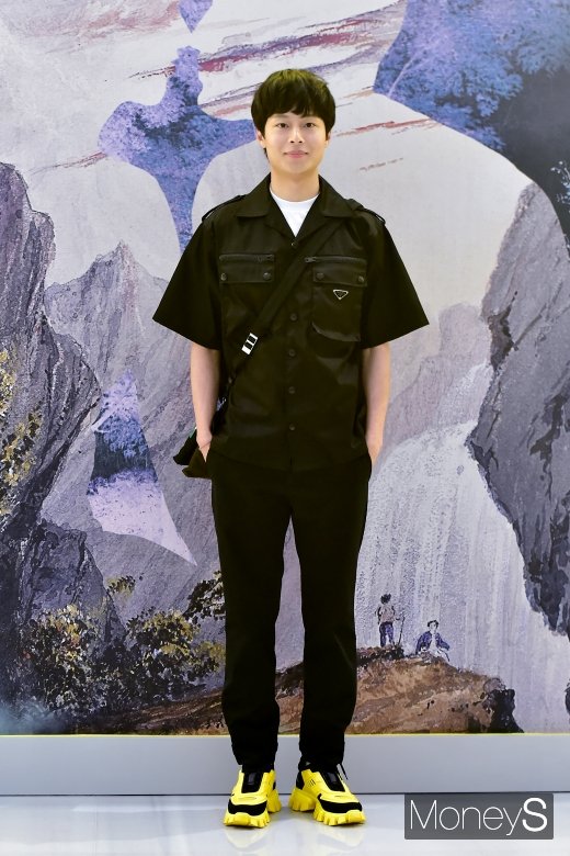 [머니S포토] 미대오빠 김충재, 백화점 나들이