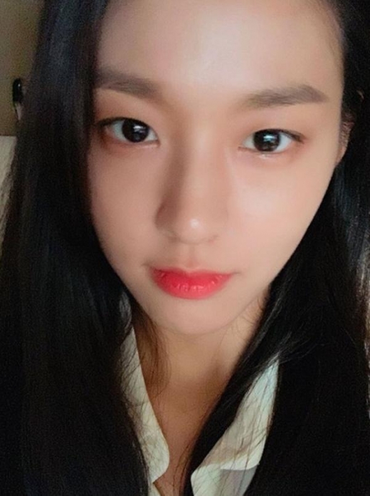 설현, 청순+상큼 팔색조 매력 셀카