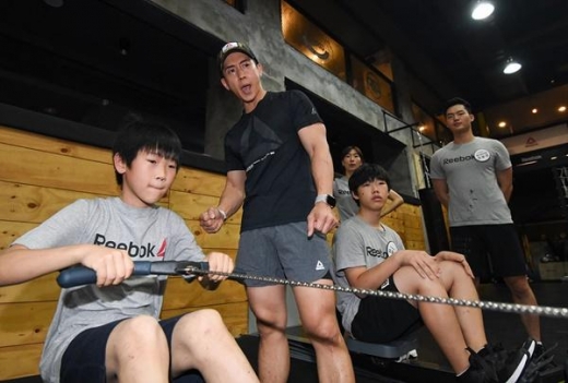 리복, 브라이언과 함께하는 ‘마이드림 FC 피트니스 특별 코칭 프로그램’ 개최