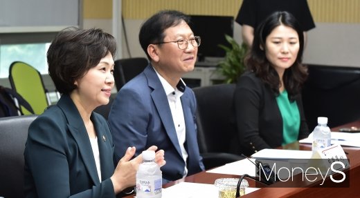[머니S포토] 이의경 식약처장, 규제 샌드박스 '소통'