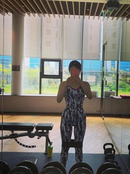 사유리, 레깅스에 드러난 '콜라병 몸매'