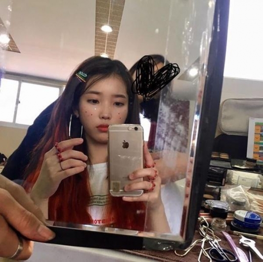 아이유, '삐삐'MV 1억뷰 돌파… 비하인드컷 공개
