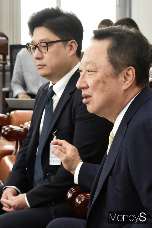 [머니S포토] 스타트업 관련 발언하는 박용만 회장