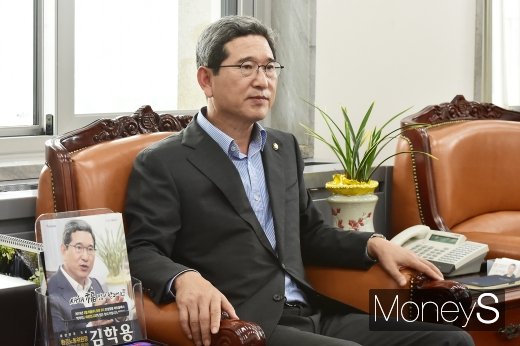 [머니S포토] 김학용 위원장, 스타트업 애로사항 경청