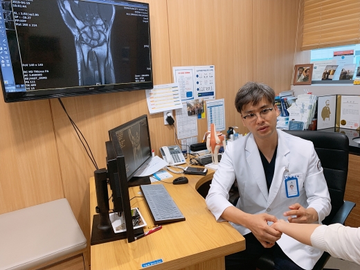 [건강] 손목터널증후군 환자 매년 증가 추세, 밤에 힘줄 부으면서 통증 및 저림 심해져