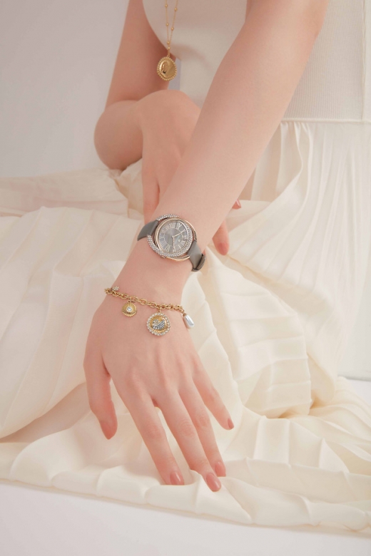 ©스와로브스키(SWAROVSKI)
