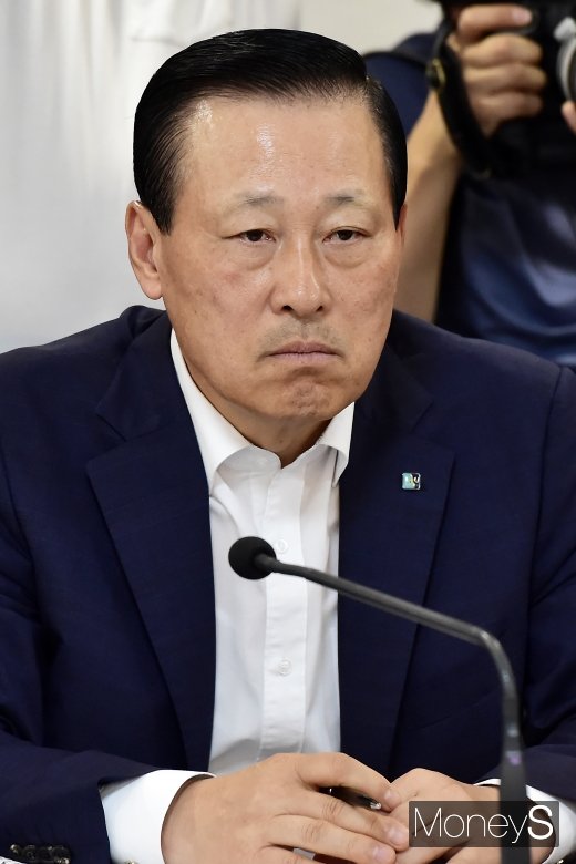 [머니S포토] 동산금융 활성화 간담회 찾은 김도진 행장