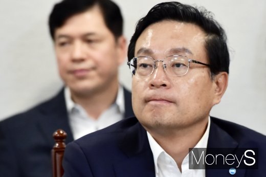[머니S포토] 손태승 우리금융 회장, 동산금융 활성화 은행권 간담회 참석