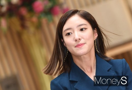 [머니S포토] 이세영 '휘날리는 꽃미모'