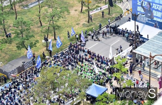 [머니S포토] 민노총 기회선언과 함께 총파업 대회 개최!