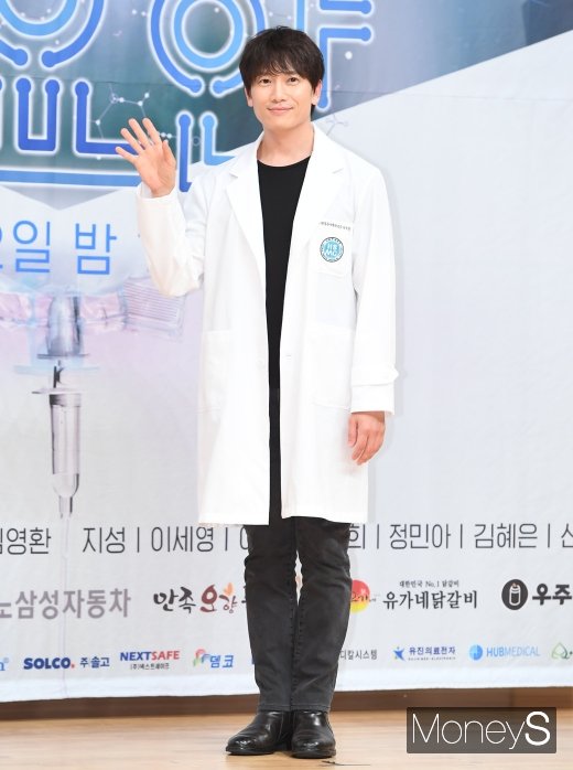 [머니S포토] '의사요한' 지성,  마취통증의학과 과 의사로