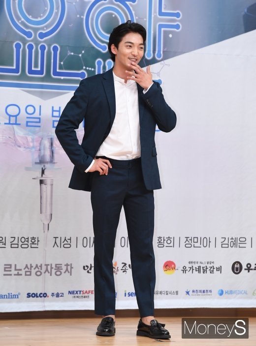 [머니S포토] 황희 '화보의 한 장명 처럼~'