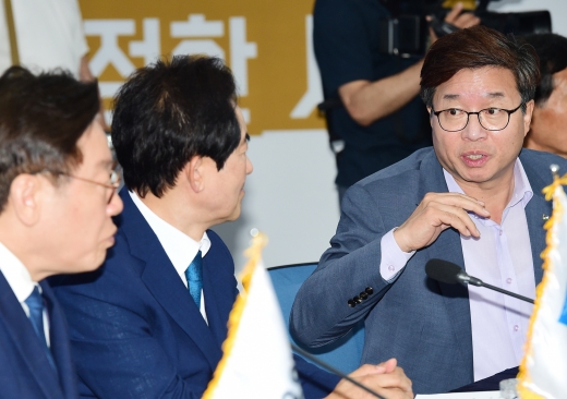 염태영 수원시장이 경기도와 31개 시·군, 정책협력위원회에서 발언을 하고 있다. / 사진제공=수원시