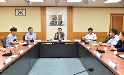여주시곤충산업연구회 회원 간담회. / 사진제공=여주시