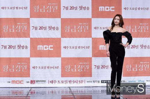 [머니S포토] 황금정원 오지은, '균형 잡힌 포즈'