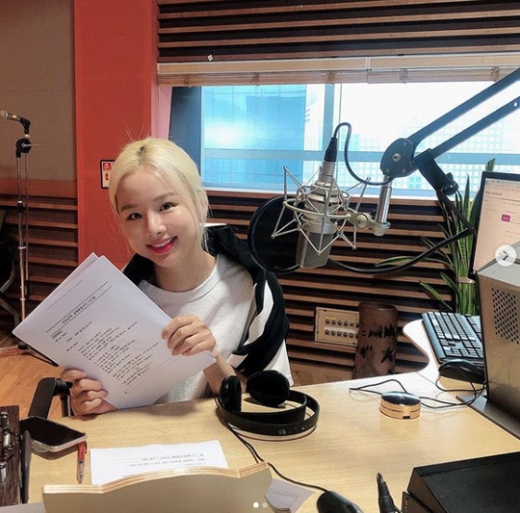 솔지. 굿모닝 fm 김제동./사진=인스타그램