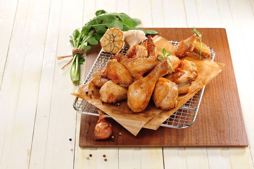 중복 ‘복날의 치킨’, 담백함의 정석 ‘굽네 오리지널’, 색다른 매운 맛 ‘굽네 마라 볼케이노’으로