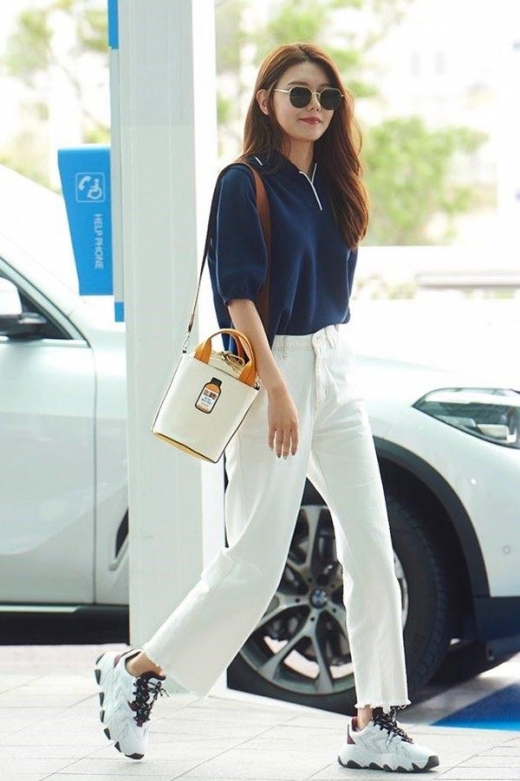 [★공항패션] 수영, 심플하면서도 감각적인 화이트팬츠룩