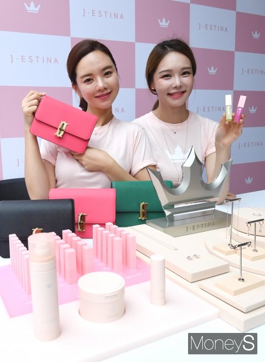 [머니S포토] 뉴 제이에스티나로 브랜드 리뉴얼 '조엘 컬렉션' 론칭