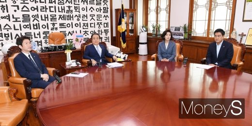 [머니S포토] 무거운 공기 감도는 교섭단체 회동, 7월 7월 임시국회 소집 여부는?