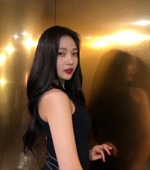 조이, 요염한 포즈로 뽐낸 '섹시미'