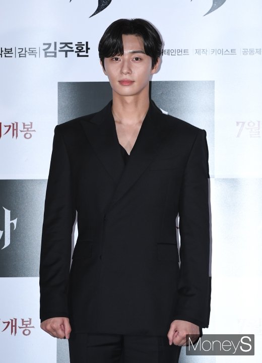 [머니S포토] 박서준 '신이 내린 조각 미남'