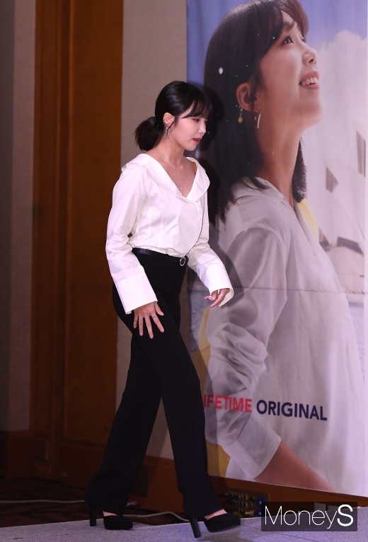 [머니S포토] 정은지, 따라하고 싶은 오피스룩